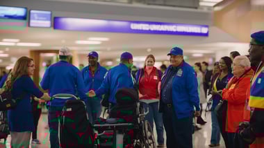 United Airlines stärkt Kundenservice mit Special Olympics-Athleten